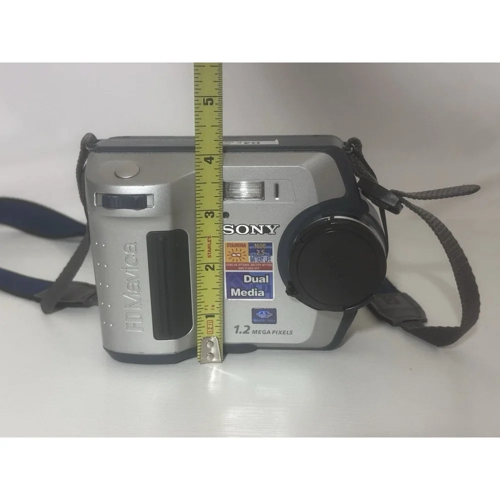 Sony Mavica MVC-FD100 1.2MP Digital Camera Floppy Disk Camera Untested